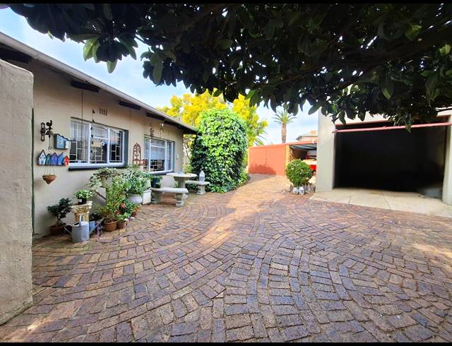 3 BEDROOM HOUSE FOR SALE IN HEIDELBERG EXT 5